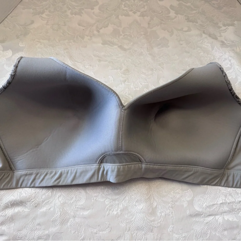 Cacique Bra Size‎ 44DD Lightly Lined No Wire Comfort Strap Gray Lace